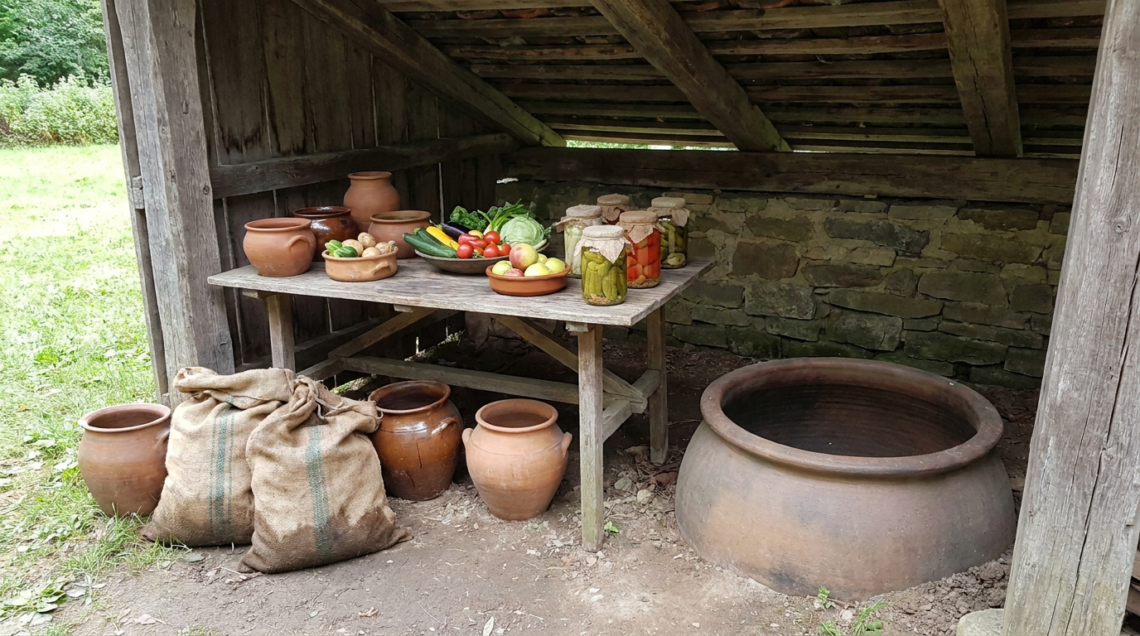 Keeping Food Cold Without Electricity
